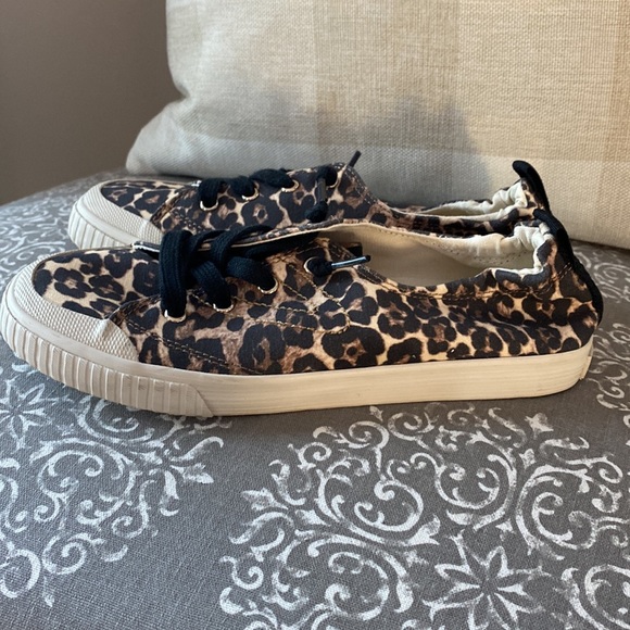 Tretorn slip on sneakers. Cute leopard print. Size 7. Worn twice. - Picture 7 of 8